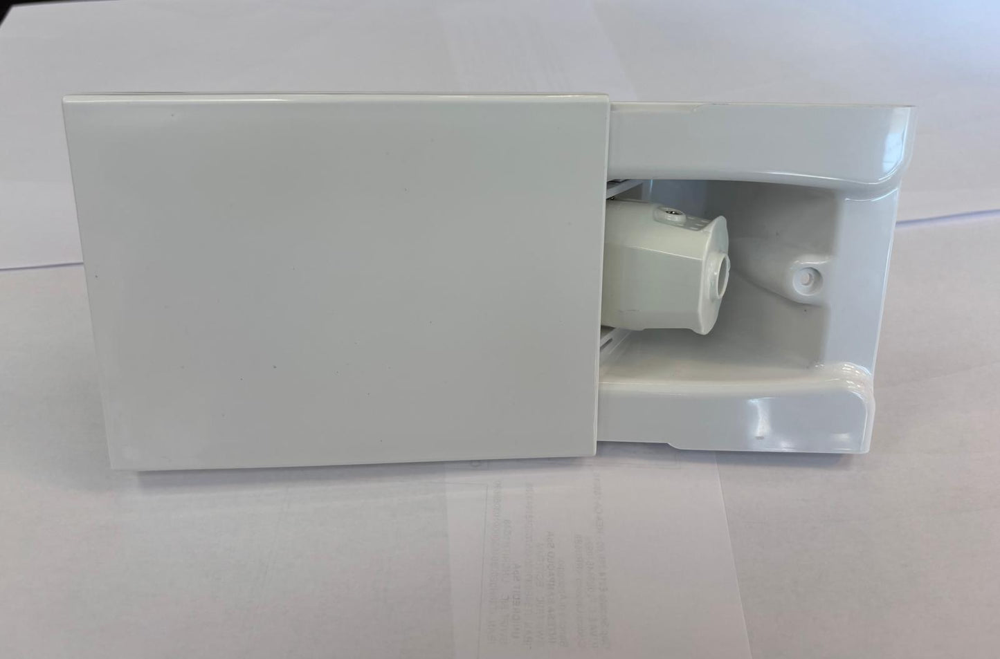 Presa a Scomparsa Hide 4Box 4B01015 – 1 Presa UNEL + 2 Prese 10/16A, per Scatola Incasso 3 Moduli, Bianco