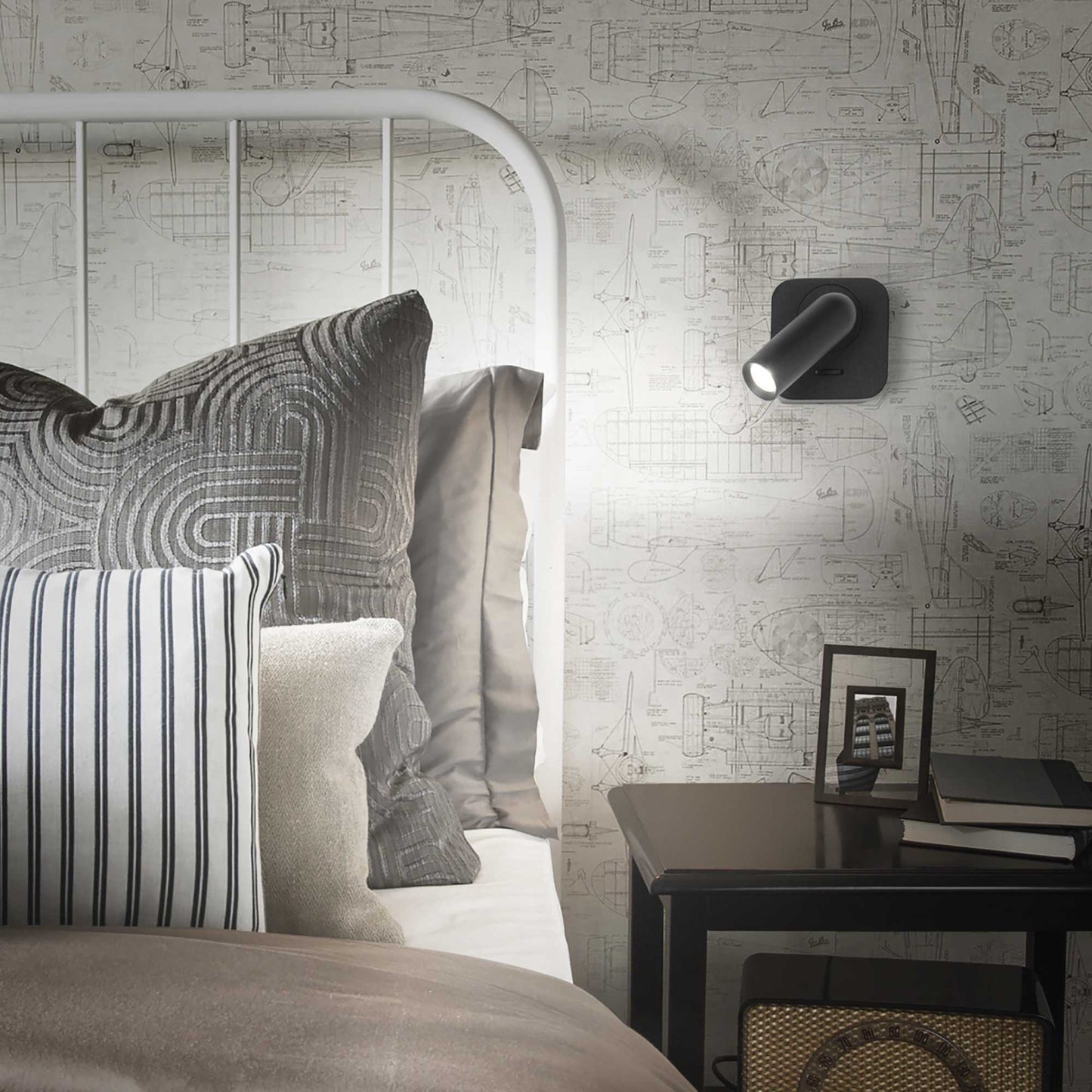 Applique led Ideal Lux Bean 260655 nero lampada parete moderna orientabile